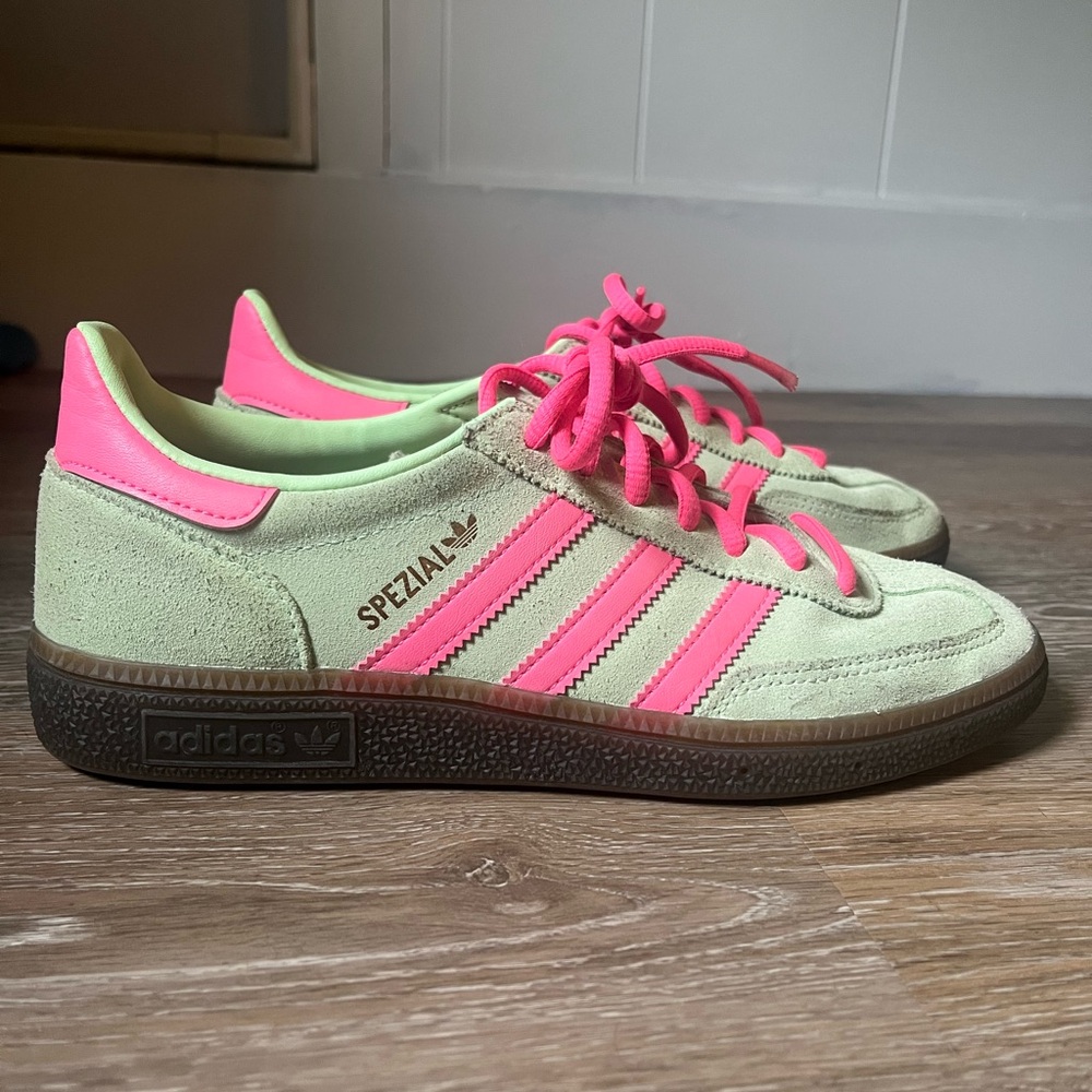 adidas Spezial Sneakers in Neon Pink green men’s size 6.5, fit ladies size 8